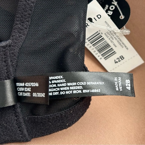 Torrid Dream Wire-Free Push Up Floral Lace Bra Black and Nude Size 42B NWT - Picture 12 of 13
